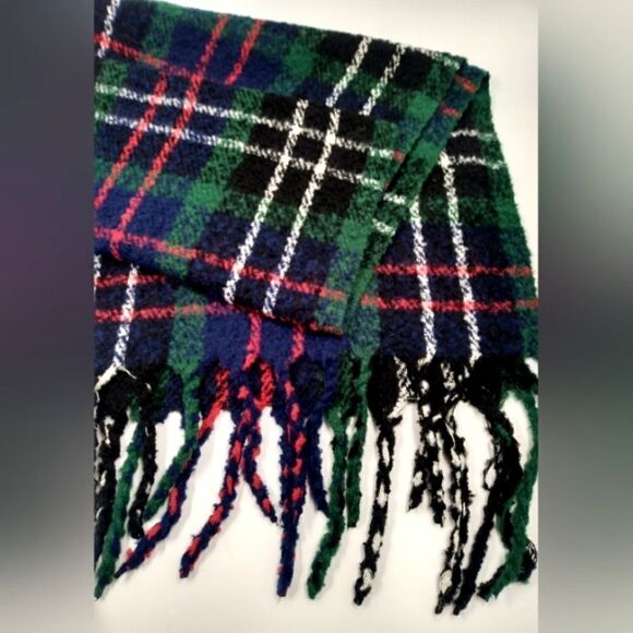 Old Navy Plaid Fringe Large Scarf Wrap Shawl Throw NWT Home Decor - Picture 2 of 10